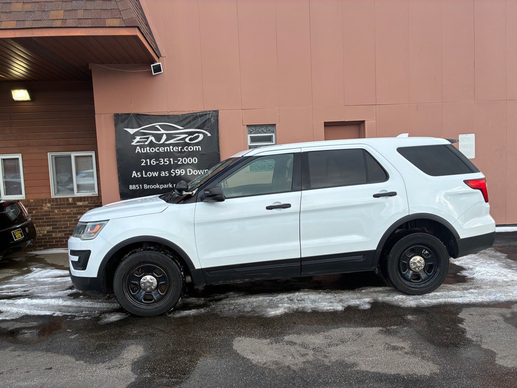 2016 Ford Explorer Image 2