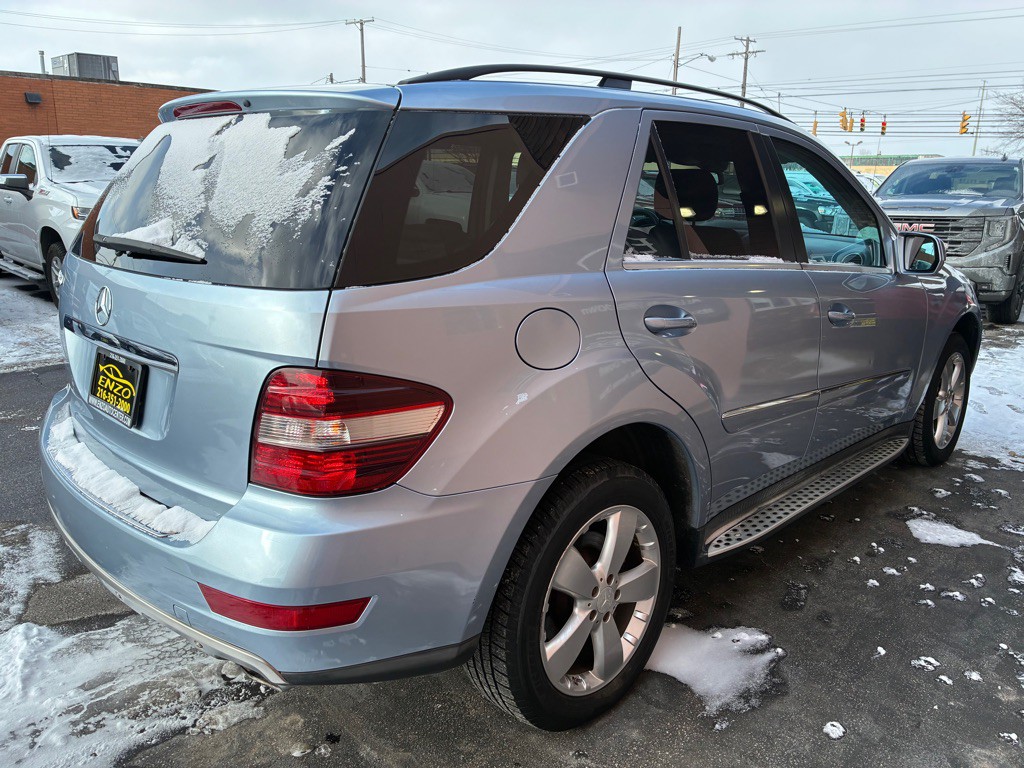 2010 Mercedes-Benz M-Class Image 6