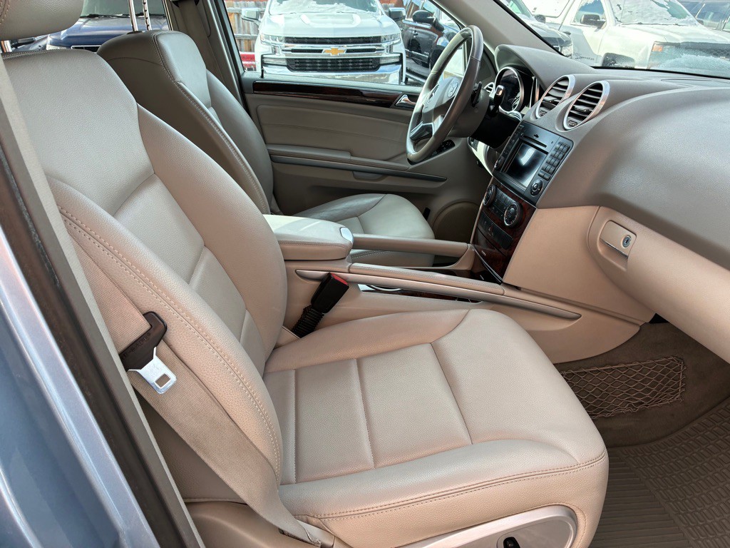 2010 Mercedes-Benz M-Class Image 9