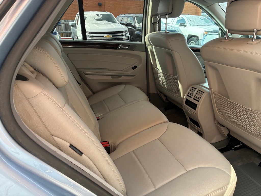 2010 Mercedes-Benz M-Class Image 10