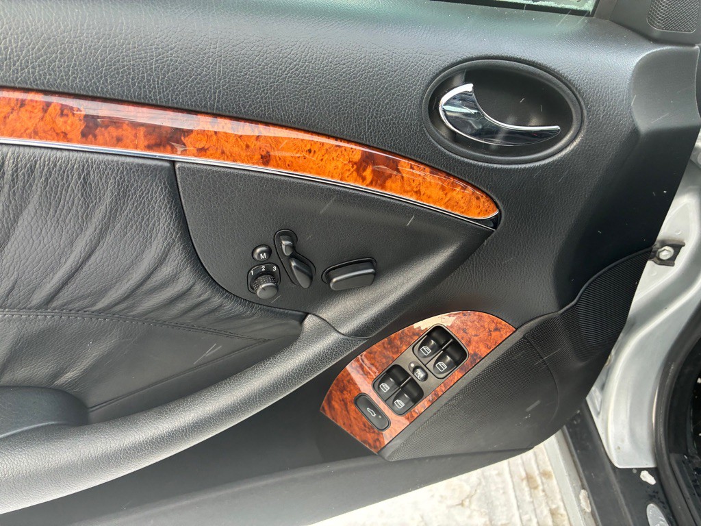 2006 Mercedes-Benz CLK-Class Image 9