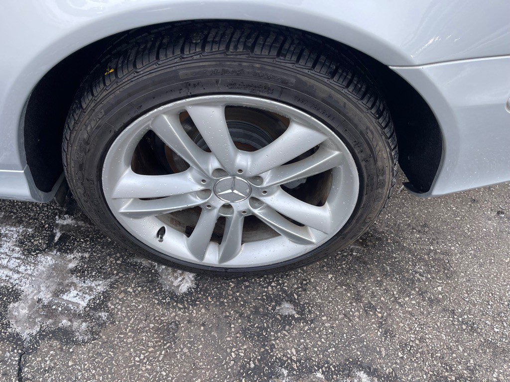 2006 Mercedes-Benz CLK-Class Image 32