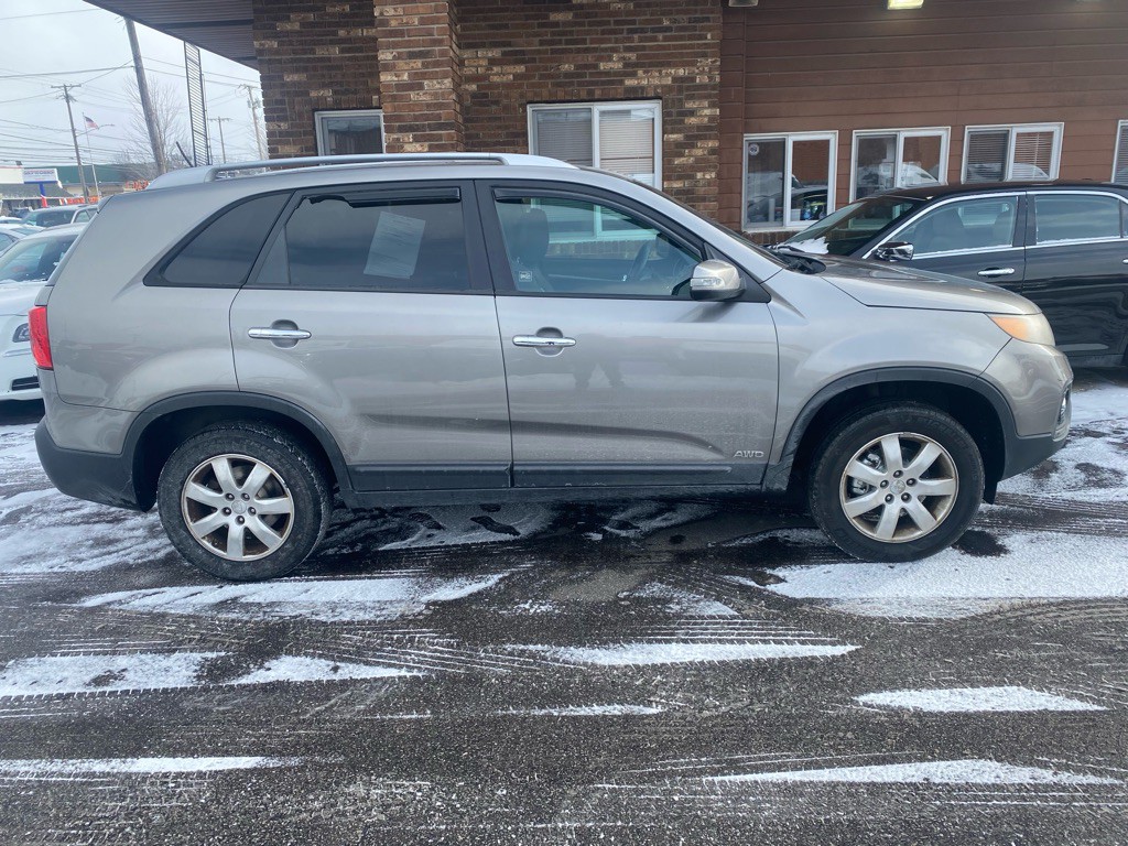 2011 Kia Sorento Image 2