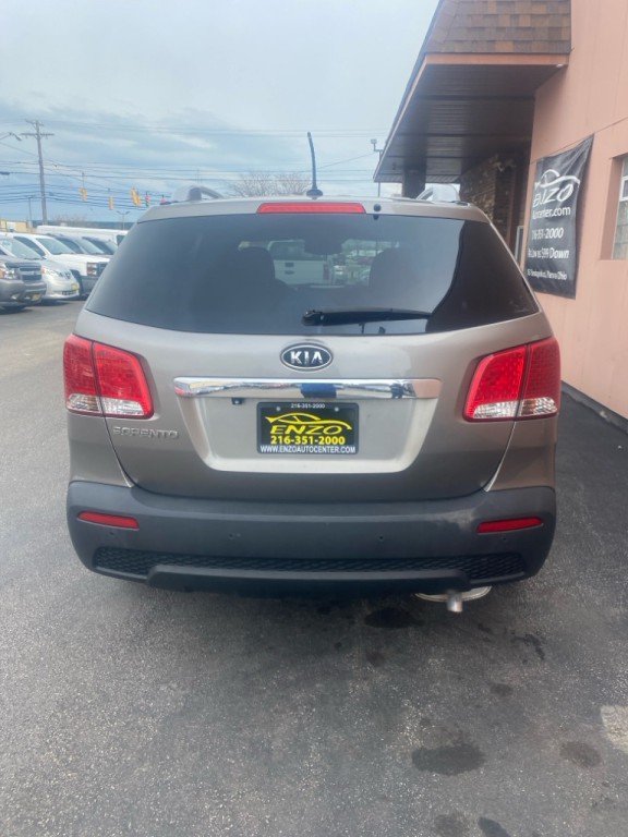 2011 Kia Sorento Image 2