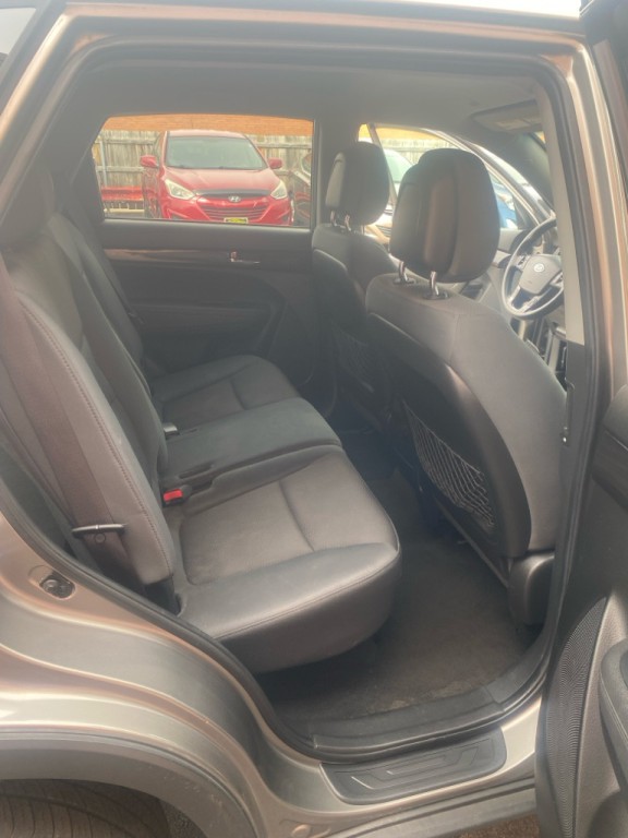 2011 Kia Sorento Image 16