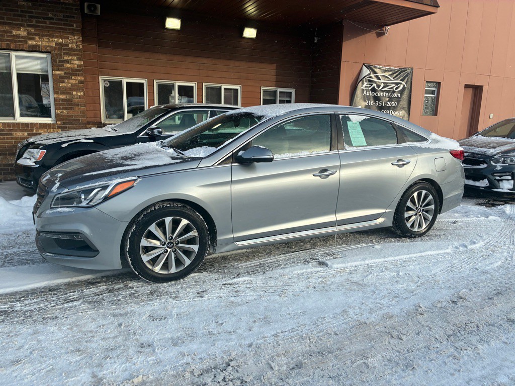 2016 Hyundai Sonata Image 2