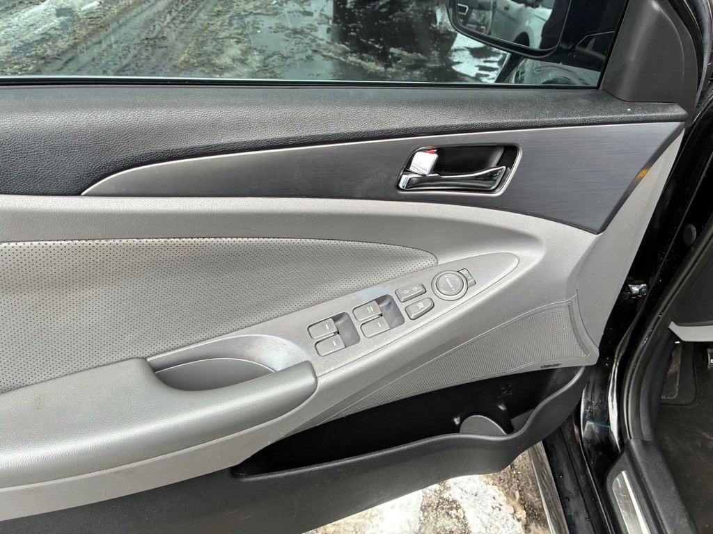 2015 Hyundai Sonata Image 8