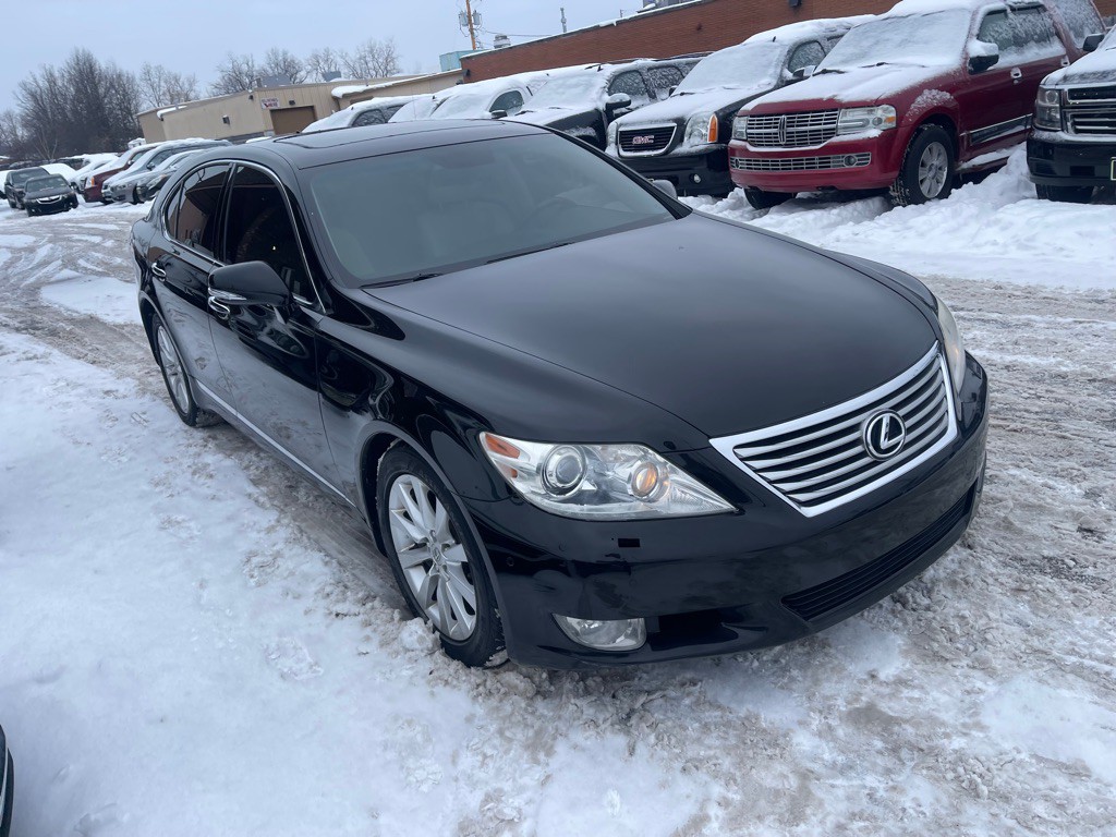 2010 Lexus LS Image 3