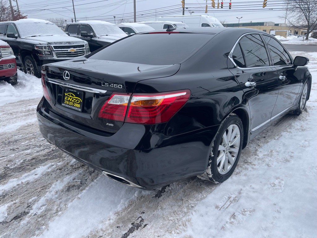 2010 Lexus LS Image 4