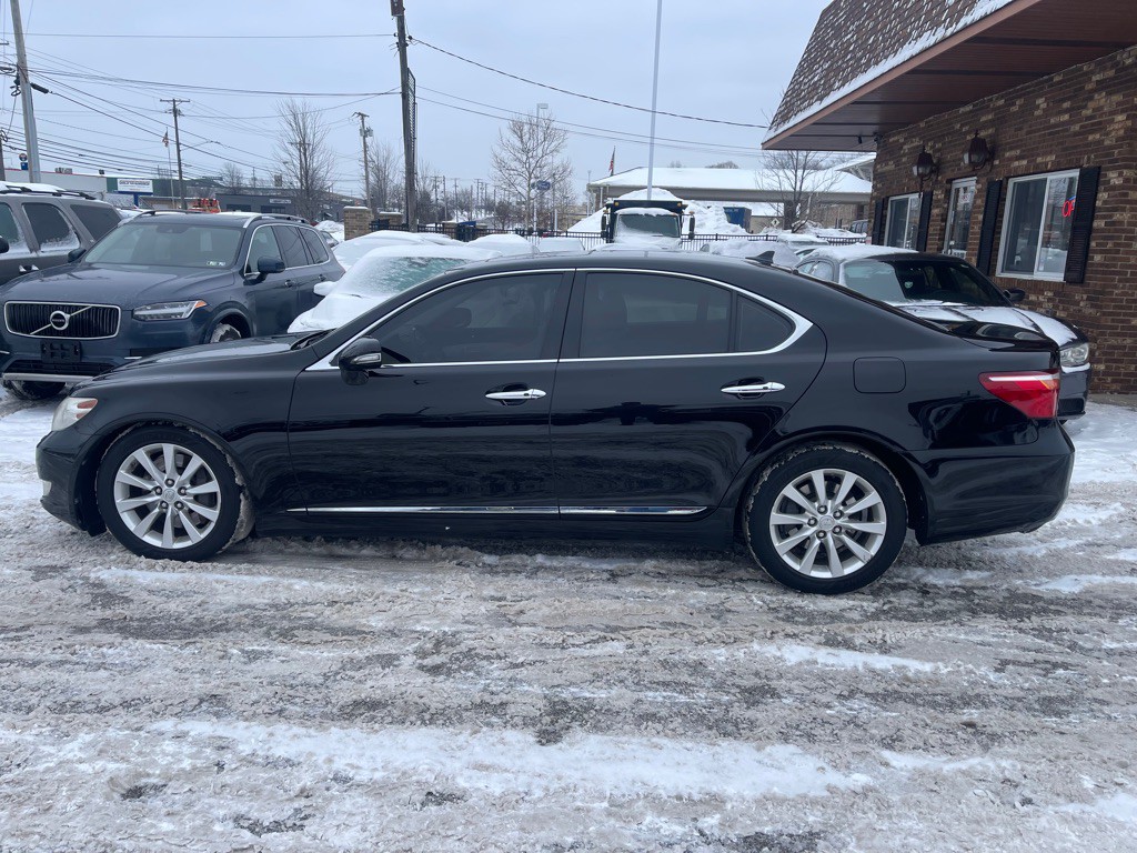 2010 Lexus LS Image 7