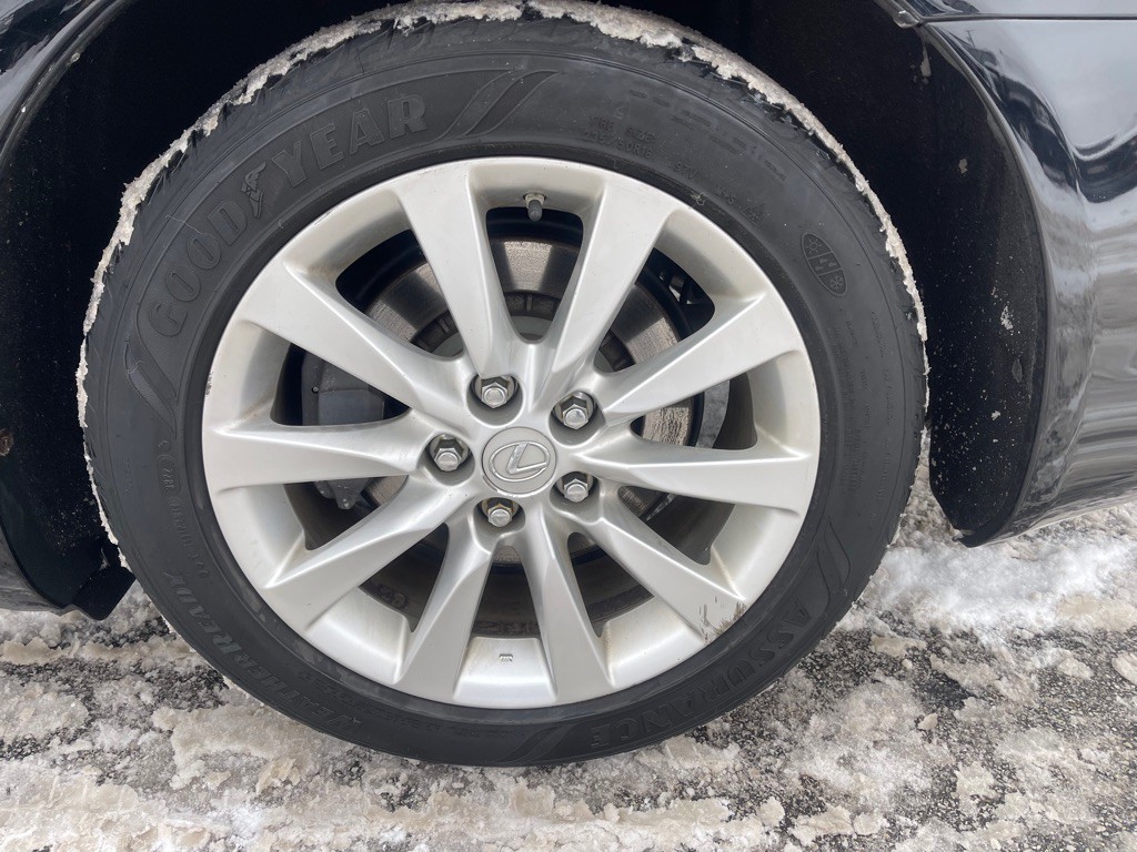 2010 Lexus LS Image 8