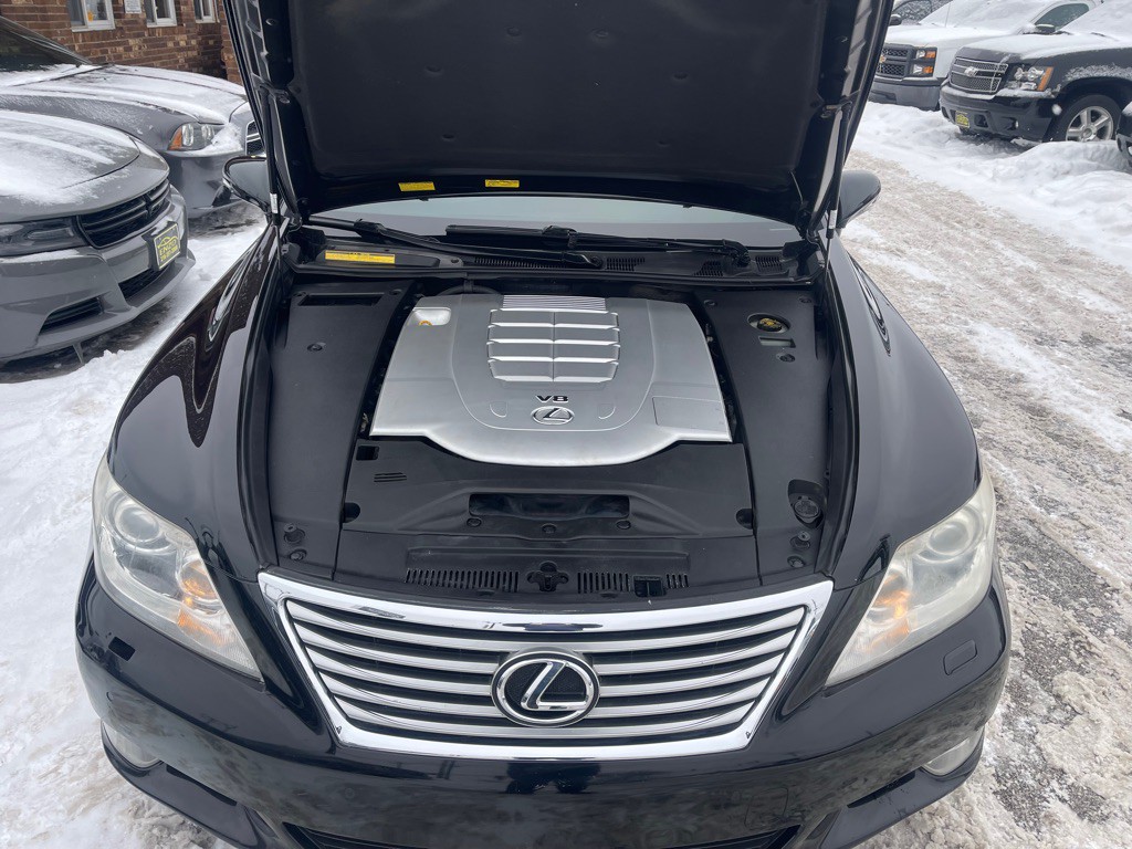 2010 Lexus LS Image 33