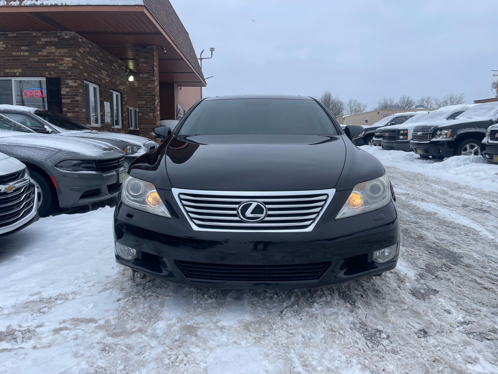 2010 Lexus LS Image 2