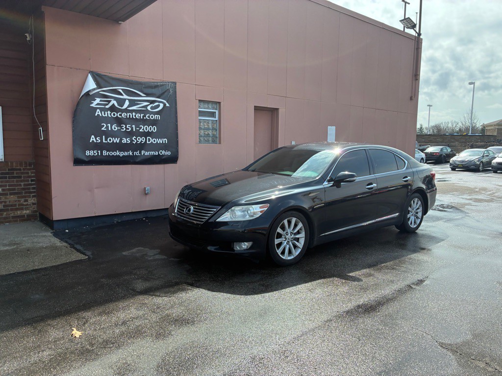 2010 Lexus LS Image 1