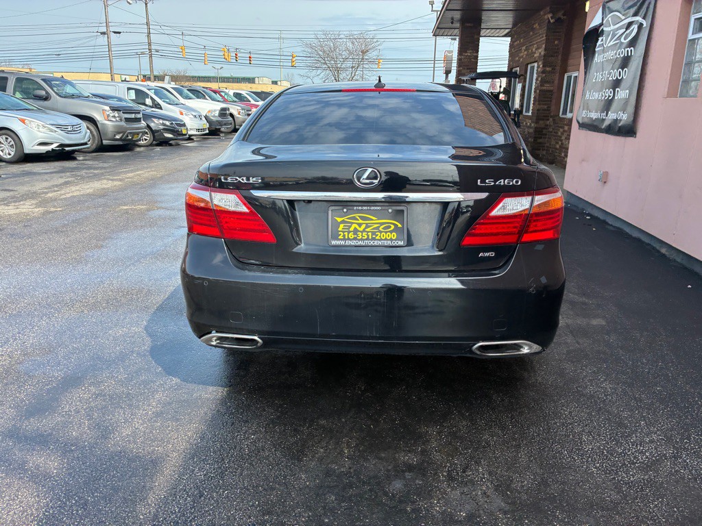 2010 Lexus LS Image 3