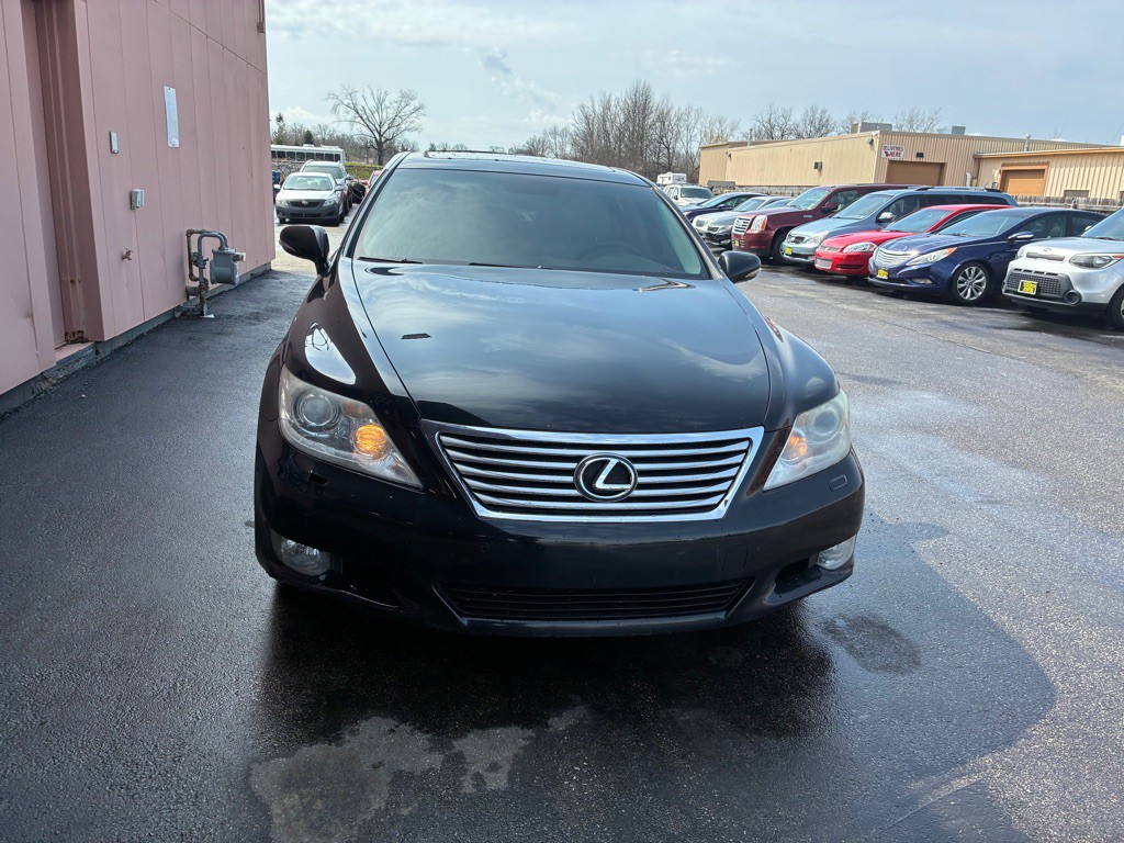 2010 Lexus LS Image 6