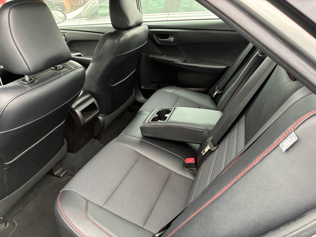 2017 Toyota Camry Image 7