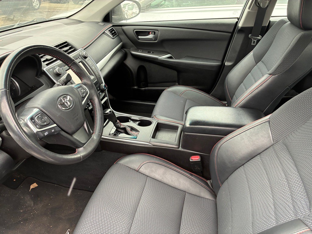 2017 Toyota Camry Image 11