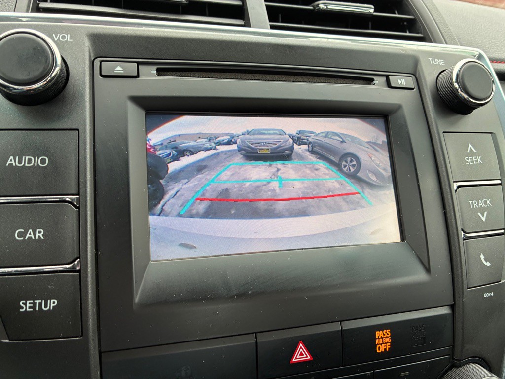 2017 Toyota Camry Image 15