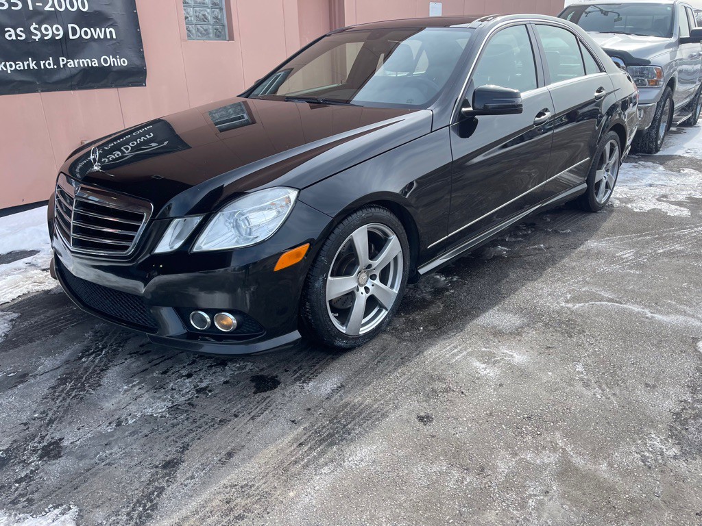 2010 Mercedes-Benz E-Class Image 4