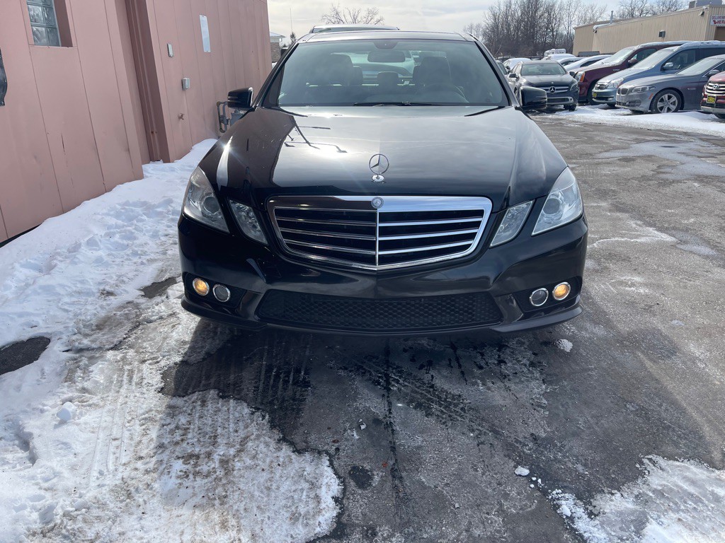 2010 Mercedes-Benz E-Class Image 8