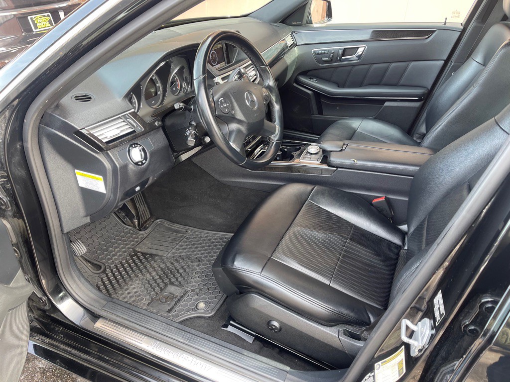 2010 Mercedes-Benz E-Class Image 12