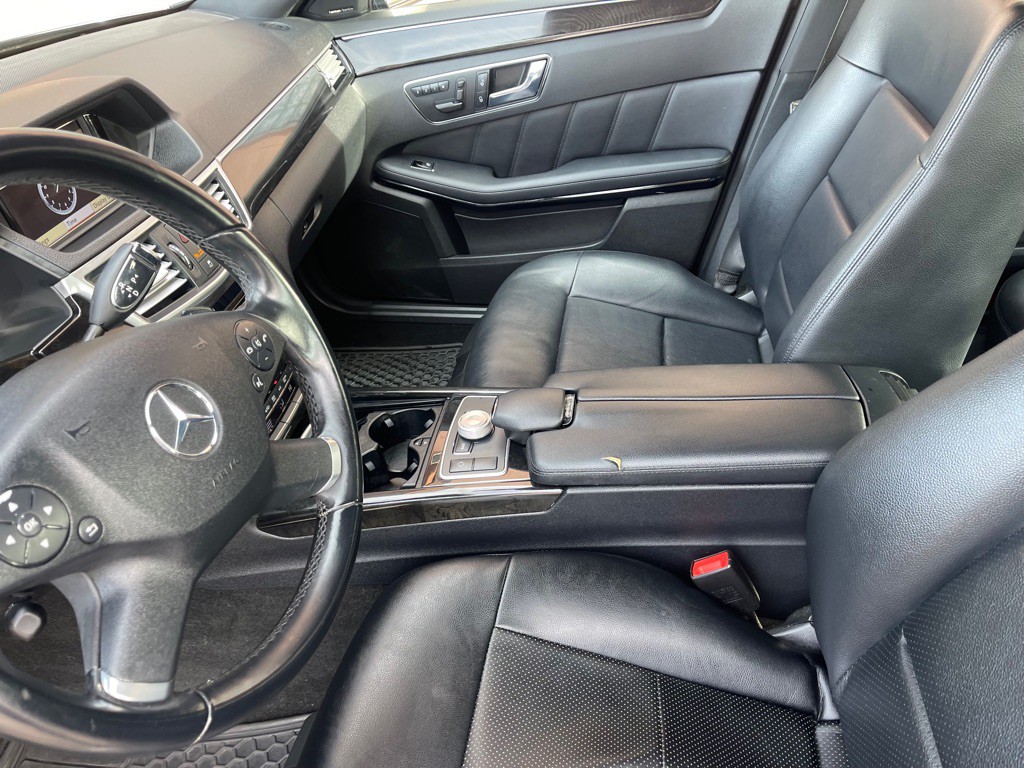 2010 Mercedes-Benz E-Class Image 13