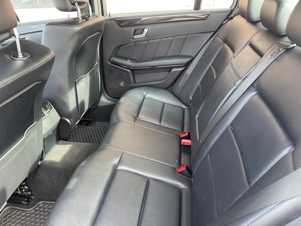 2010 Mercedes-Benz E-Class Image 14