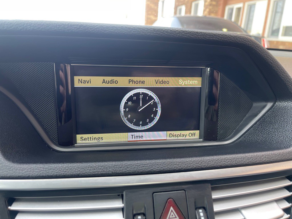 2010 Mercedes-Benz E-Class Image 15