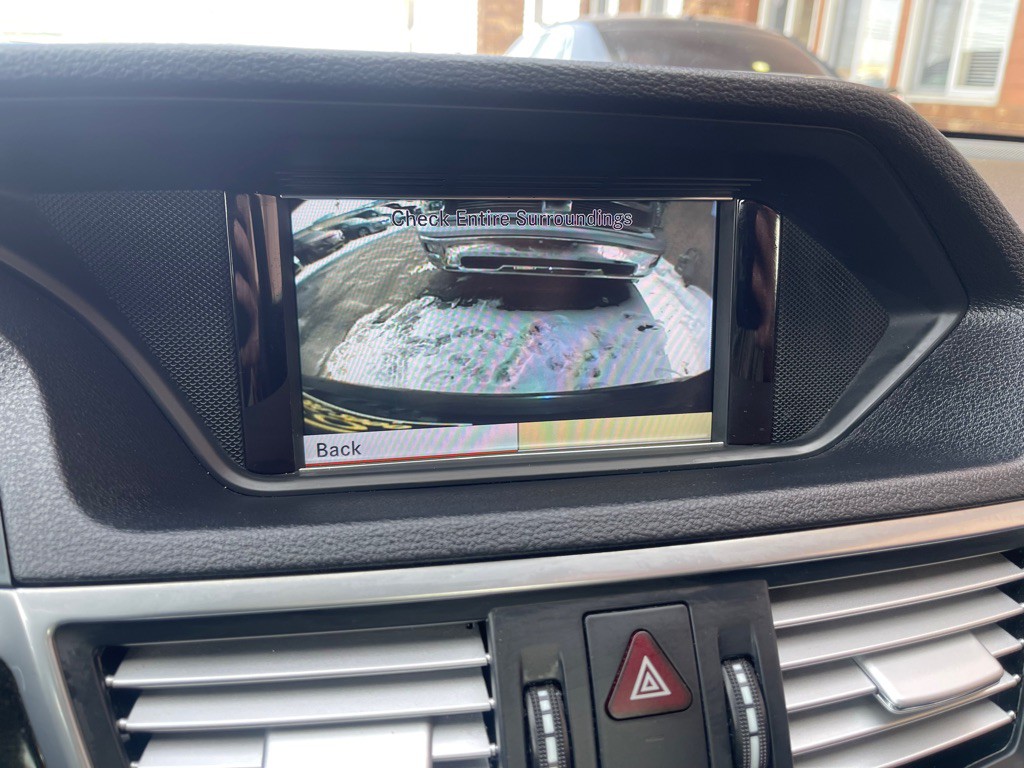 2010 Mercedes-Benz E-Class Image 16