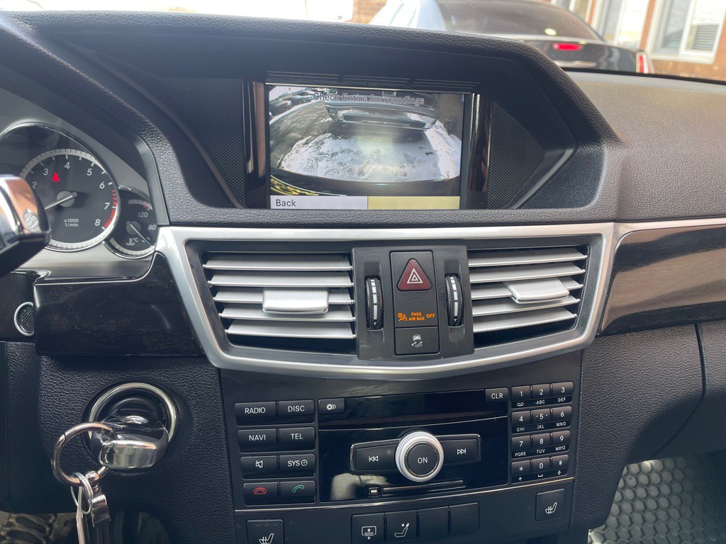 2010 Mercedes-Benz E-Class Image 18