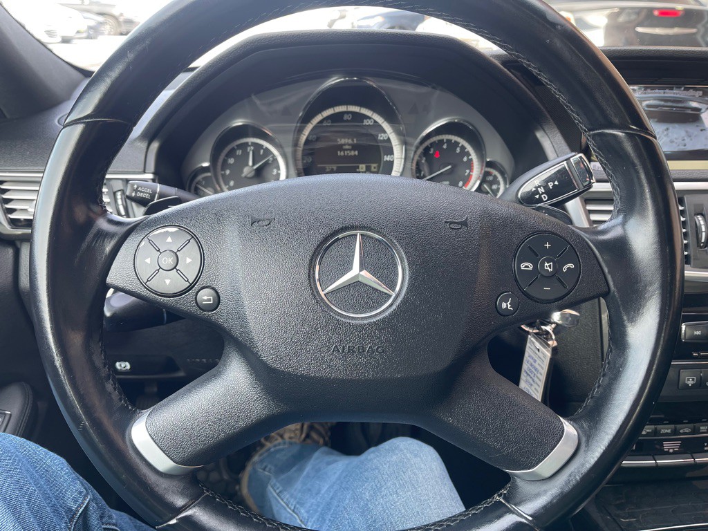 2010 Mercedes-Benz E-Class Image 21