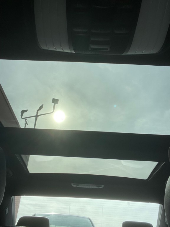 2010 Mercedes-Benz E-Class Image 23