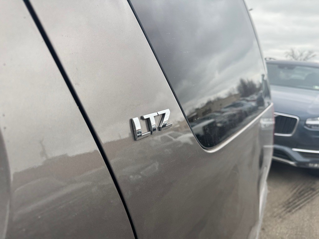 2014 Chevrolet Tahoe Image 2