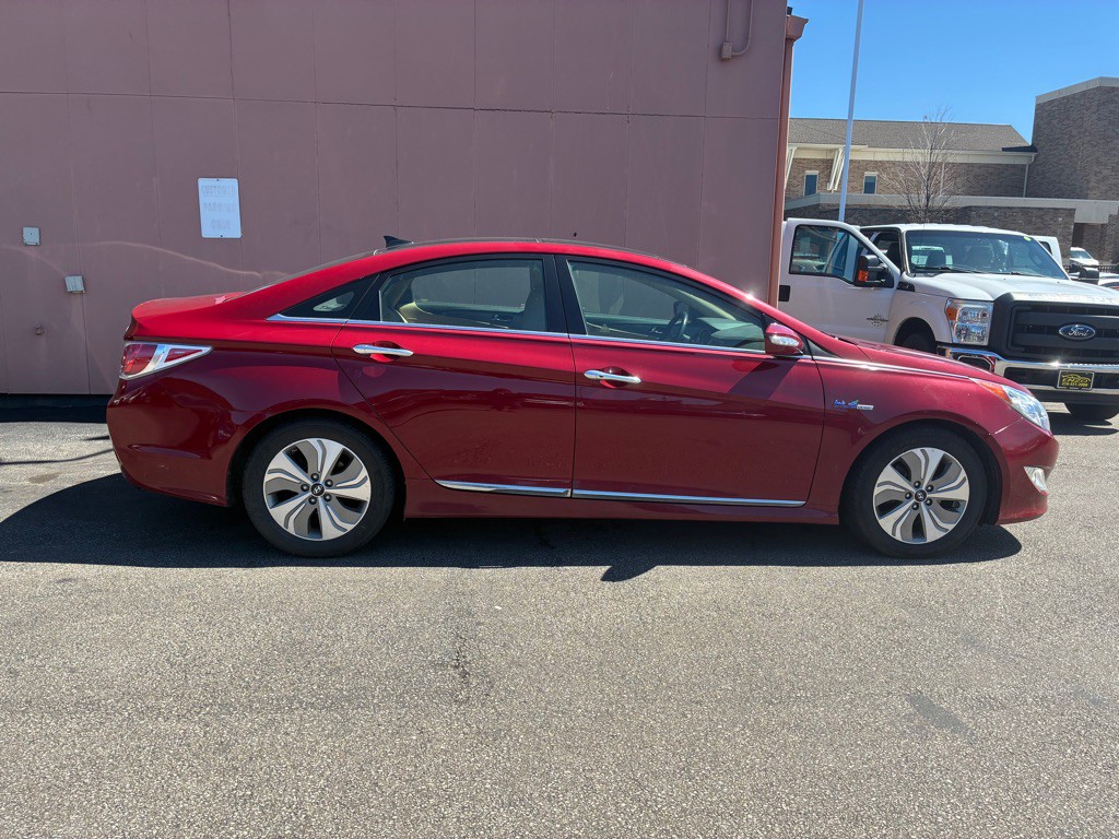 2015 Hyundai Sonata Image 2