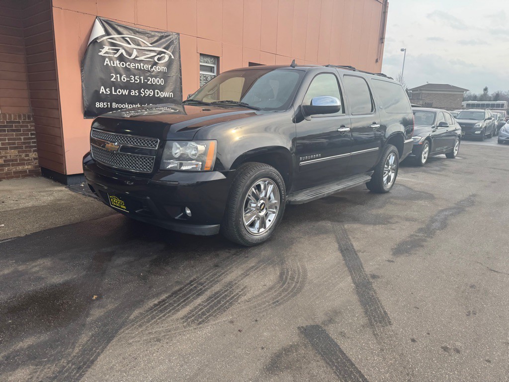 2010 Chevrolet Suburban Image 2