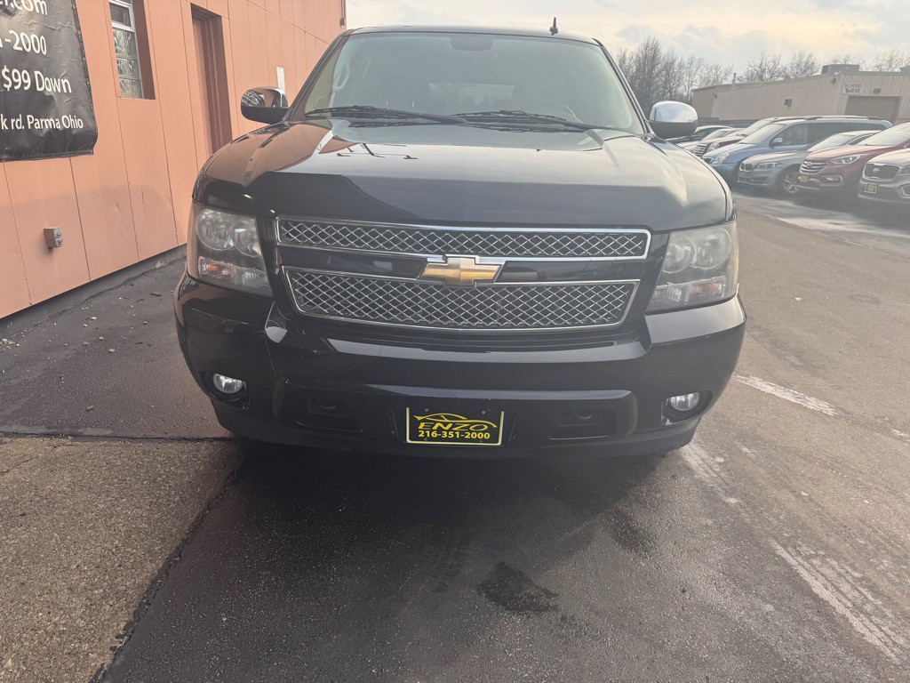 2010 Chevrolet Suburban Image 4