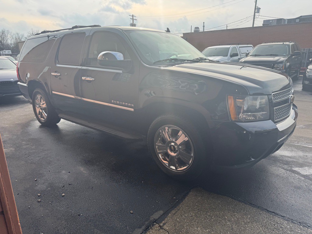 2010 Chevrolet Suburban Image 5