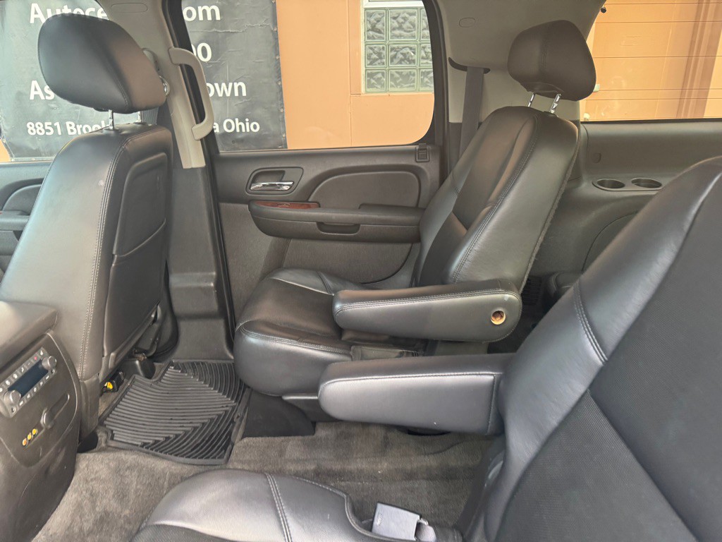 2010 Chevrolet Suburban Image 16