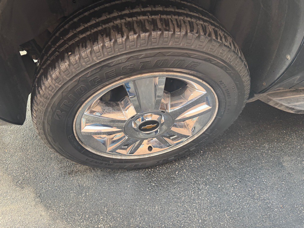 2010 Chevrolet Suburban Image 27