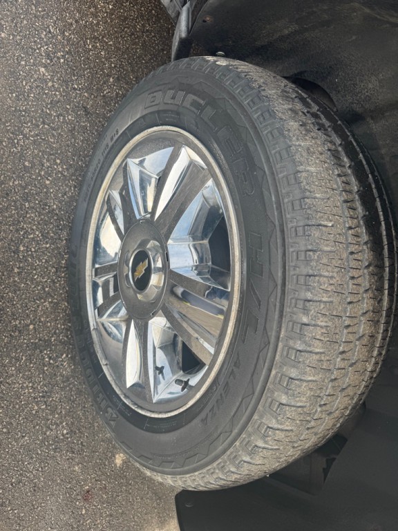 2010 Chevrolet Suburban Image 28