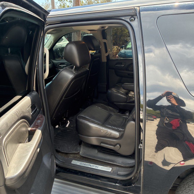 2011 GMC Yukon Image 4