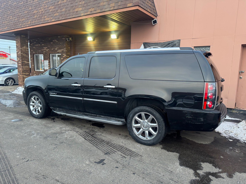 2011 GMC Yukon Image 13