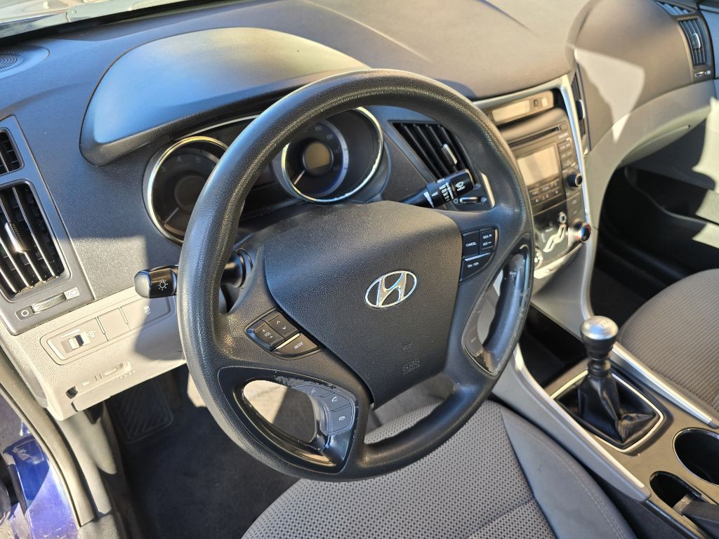 2011 Hyundai Sonata Image 4