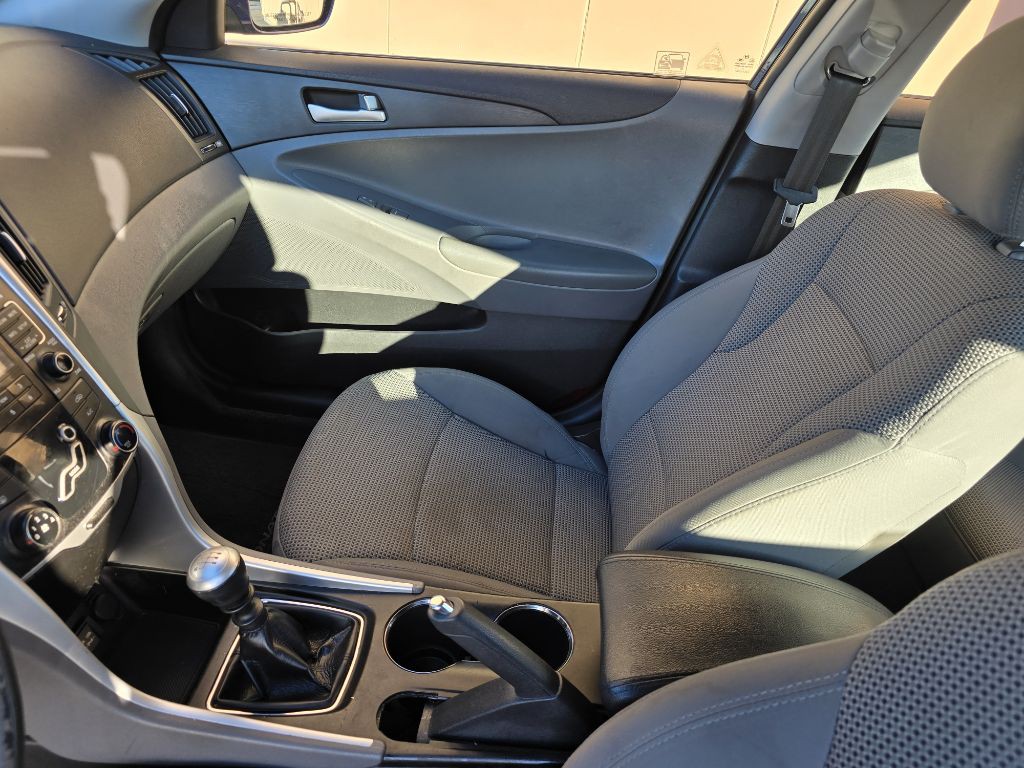 2011 Hyundai Sonata Image 29