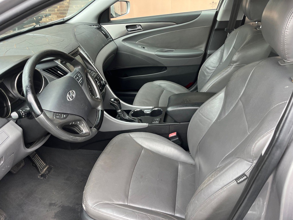 2011 Hyundai Sonata Image 12