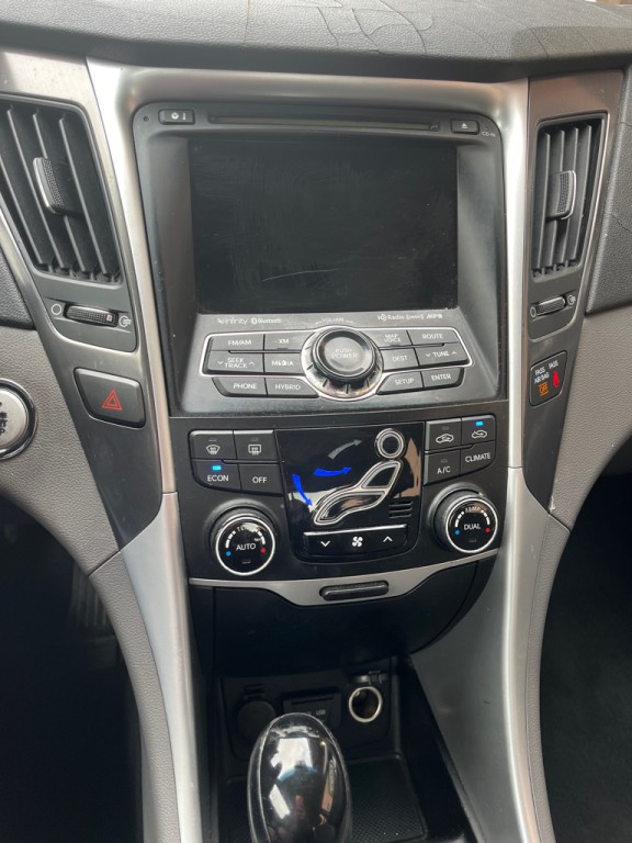 2011 Hyundai Sonata Image 16