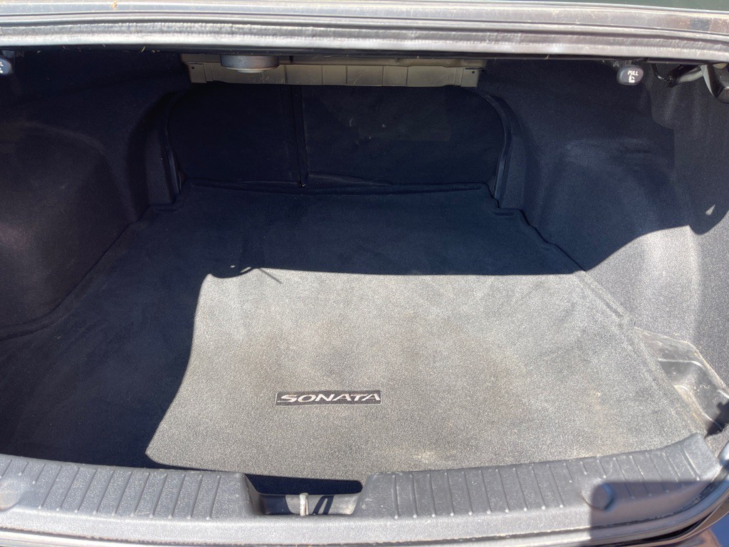 2011 Hyundai Sonata Image 12