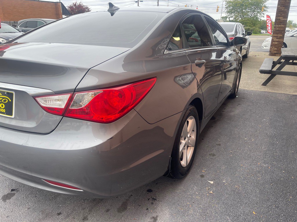 2011 Hyundai Sonata Image 10