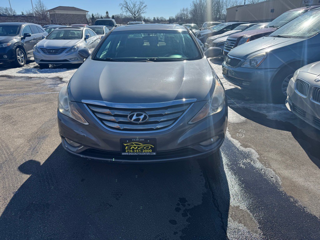 2011 Hyundai Sonata Image 3